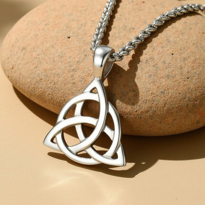 Naszyjnik „Triquetra” ze stali nierdzewnej