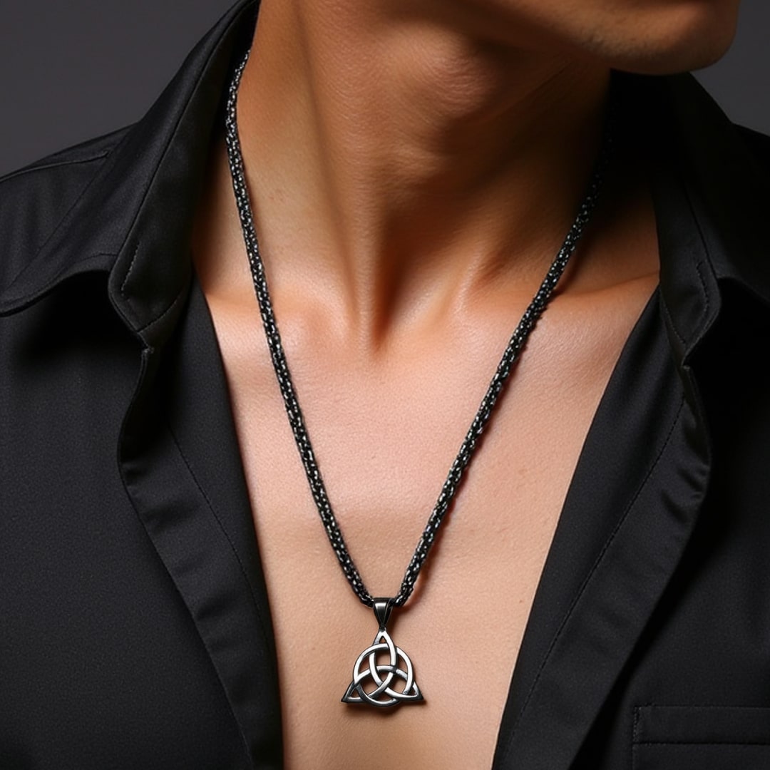 Naszyjnik „Triquetra” ze stali nierdzewnej