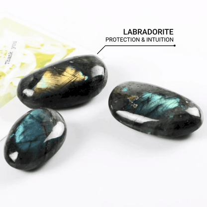 Luksusowy Galet z Labradorytu z Madagaskaru – Ochrona i Elegancja