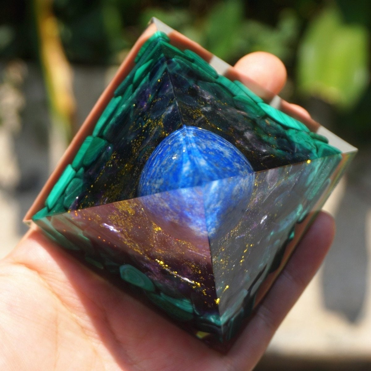 Ekskluzywny Orgonit "Kâli" z Lapis Lazuli, Ametystem i Malachitem